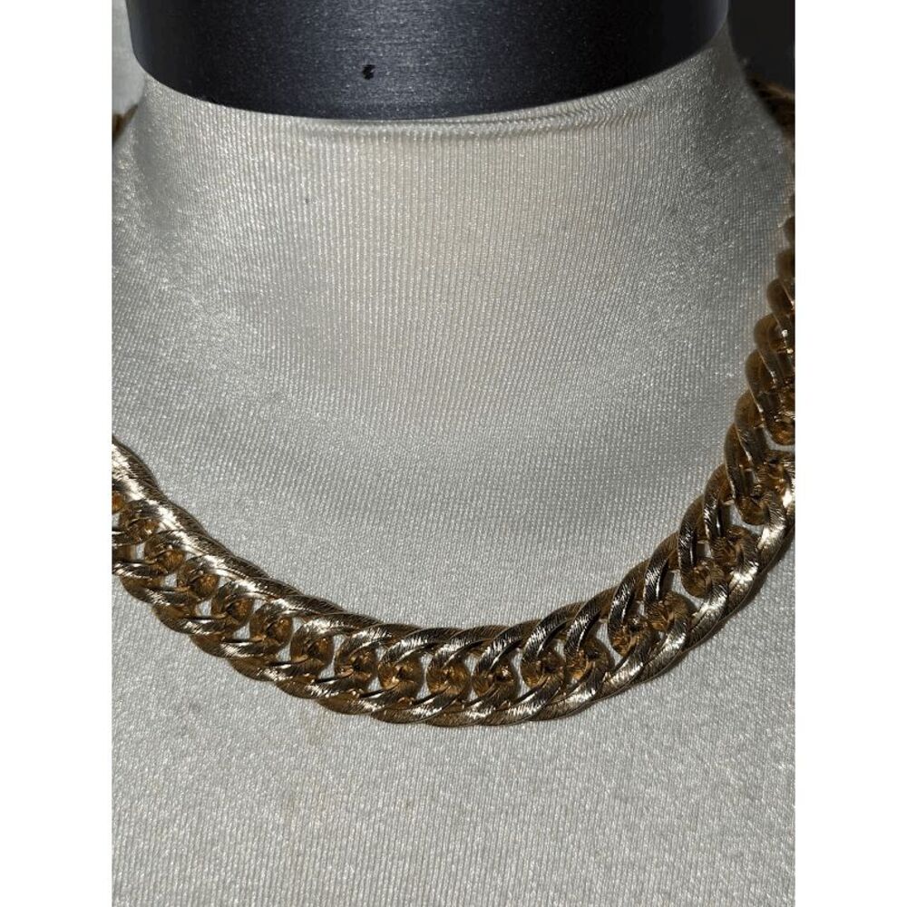 80's Chunky Fashion gold tone link style choker